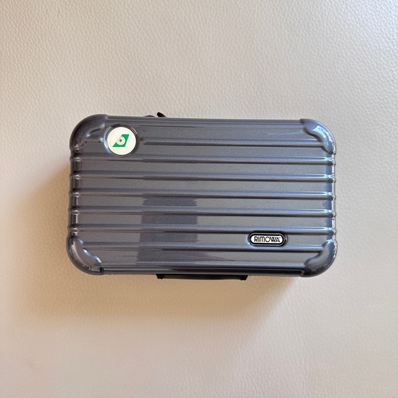 Rimowa Cosmetic Case - Picture 4 of 7